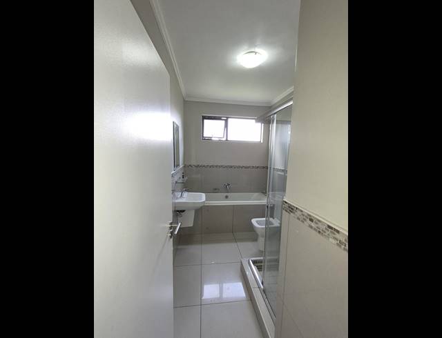 3 BEDROOM APARTMENT FOR SALE IN UMHLANGA RIDGE